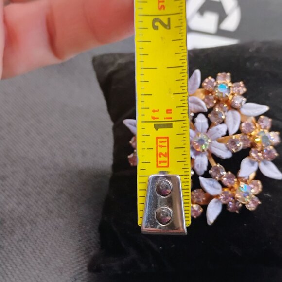 Vintage 1960s Lavender Purple Enamel 3D Flower Brooch w/AB Rhinestones Gold Tone - Picture 5 of 6